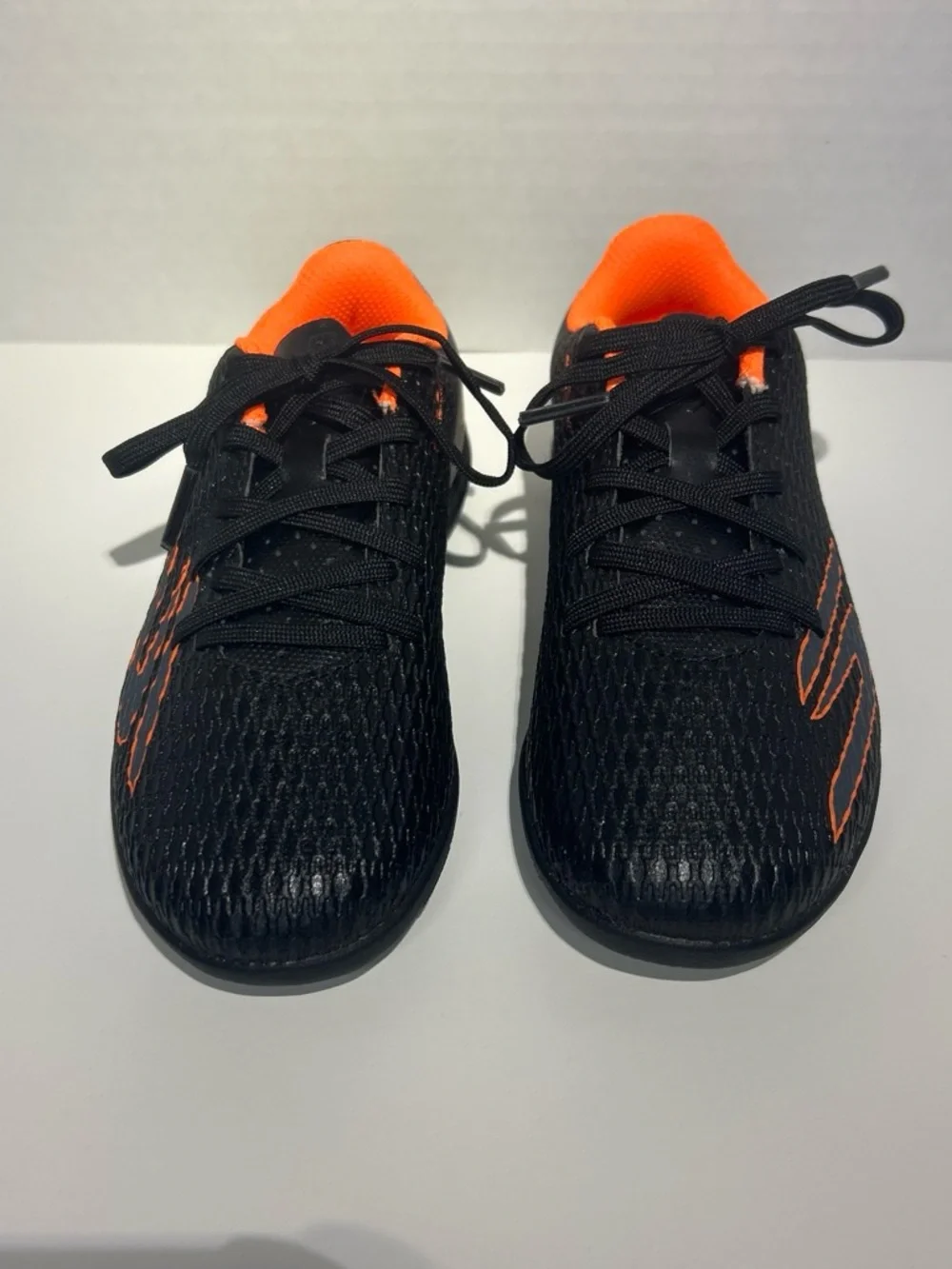 Sketchers SKX_2 Jr youth IC indoor soccer shoes size 11 NEW